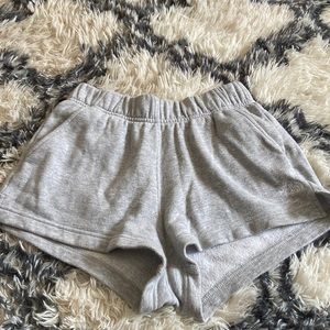 gray north face sweat shorts